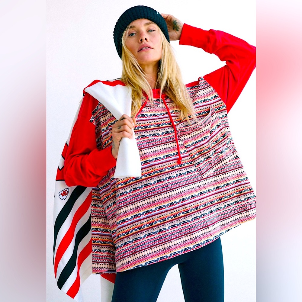 Free People FP Movement Hot Shot Printed Hooded Layer // NWT // Buti Logo
